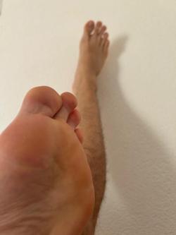 Foot Fetish Sklave Demütigen in Langenthal - Bild 1