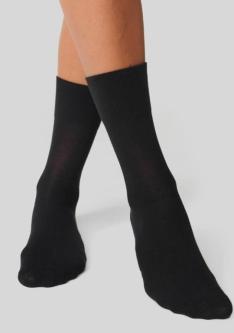 Für die Fantasie des Herrn getragene Damensocken in Waltikon - Bild 1