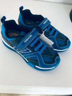 Geox Sneaker NEU gr 33 in Oftringen - Bild 1