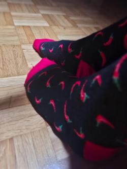 Getragene Socken in Grösse 37, von zarten Füssen in Aesch - Bild 1
