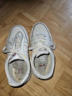 Gut getragene turnschuhe in Bern - Bild 1