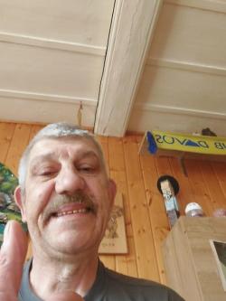 Hallo zame ich suche eine geile versaute stute in Willisau - Bild 2