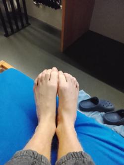 Hey ich M 25 und blond suche zahlsklaven,Fetische,Feet job,massa in Bern - Bild 4