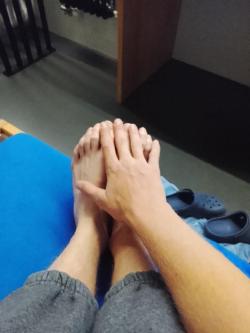 Hey ich M 25 und blond suche zahlsklaven,Fetische,Feet job,massa in Bern - Bild 6