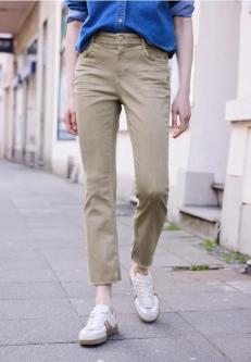 High Waist Kick Flare Hose im Slim Fit in Oftringen - Bild 1