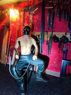 Ich M dominant streng sadistisch sucht sucht Frau in Biel - Bild 1