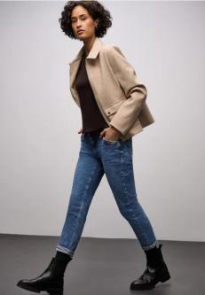 Jeans im Loose Fit in Solothurn - Bild 1