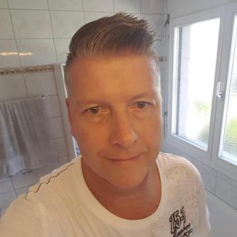 Jeanstyp offen für längerfristige Freundschaft Plus in Pfäffikon - Bild 1