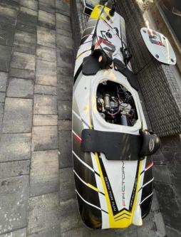 Jetsurf GP100 Jetbetriebenes Surfbrett in Basel - Bild 1