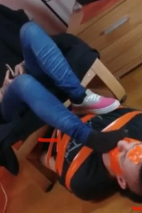 Junger Sklave zum quälen, demütigen und zum Fussdiener erziehn in Zürich - Bild 2