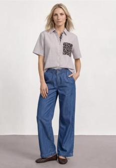 Kurzarm Hemdbluse mit Leo-Details in Bern - Bild 1
