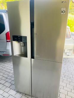 LG Kühlschrank mit Eiswürfelbereiter abzugebenn in Horw - Bild 1