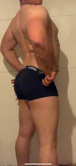 Maskuliner Typ sucht diskrete Männer-Treffen – Preis nach Verei in Reinach - Bild 1