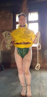 Mich in PVC, Plastikkleidung im Wald fesseln, strangulieren! in Ostermundigen - Bild 7