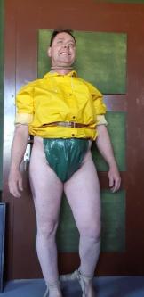 Mich in PVC, Plastikkleidung im Wald fesseln, strangulieren! in Ostermundigen - Bild 9