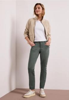 Mid Waist Slim Leg Hose im Satin-Look in St. Gallen - Bild 1