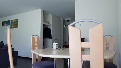 Minergie Parterre Wohnung 90m2 - Gartensitzplatzt in Lenzburg - Bild 1