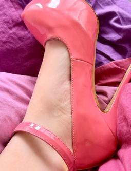 Oft Getragene Pinke Lack High-Heels in Windisch - Bild 1