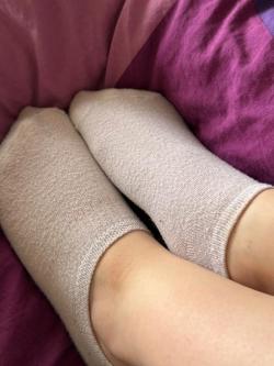 Oft und sportlich getragene weisse Socken in Windisch - Bild 1