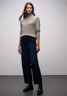 Pullover mit Tape-Details in Chur - Bild 1