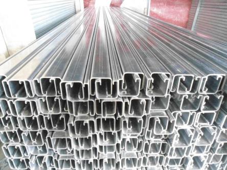 GALVANIZED SINGLE CHANNEL RAIL 4X2 AND 4X4 SMOOTH AND PERFORATED63835222860161124