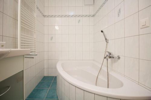 Residenz 5.5-02, Luxuriöse, 5.5 Zimmerwohnung mit Cheminée in Sierre - Bild 9