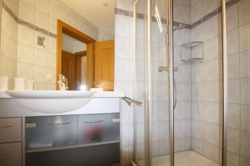 Residenz 5.5-02, Luxuriöse, 5.5 Zimmerwohnung mit Cheminée in Sierre - Bild 11
