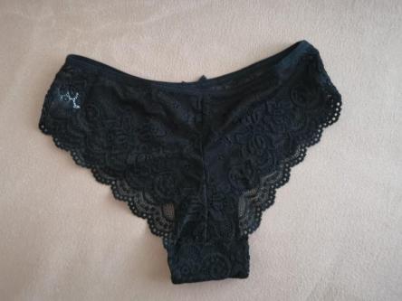 Schwarzer spitzen Slip in Basel - Bild 1