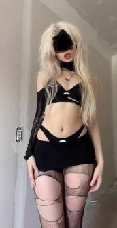 Schweizer Femboy/Sissy braucht Training in Brig - Bild 1