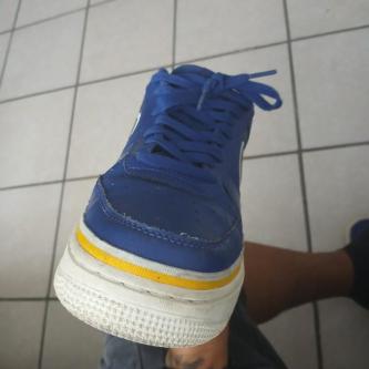 Selling Nike shoes size 763835226671619121