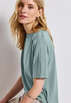 Shirt mit Strukturdetail in Oftringen - Bild 1