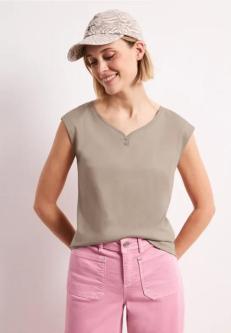 Shirt mit gerundetem V-Ausschnitt in Liestal - Bild 1