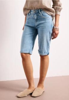 Slim Leg Bermuda mit Turn-Up-Detail in Oftringen - Bild 1
