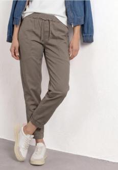 Slim Leg Hose in leichter Qualität in Bern - Bild 1