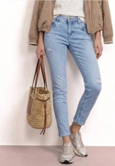 Slim Leg Jeans mit Destroyed-Details in Bülach - Bild 1