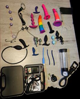 Suche strenge Domina für Keuschhaltung, NS, Anal & CBT in Widnau - Bild 1