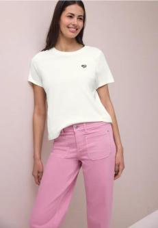 T-Shirt mit Rundhals und Herzdetail in Aarau - Bild 1