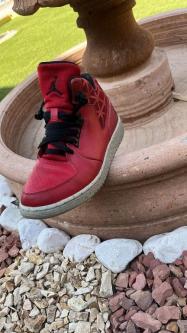 New and used sneakers63835219160963123