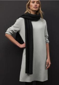 Turtleneck Strickkleid in Basel - Bild 1