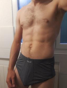 Unerfahrener Sub (m) sucht dominante F in Bern - Bild 1