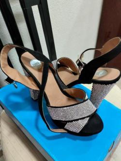 Selling used shoes in good condition63835216677635120