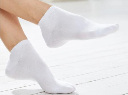 Verkaufe getragene Socken oder Unterwäsche je nach Wunsch in Basel - Bild 2