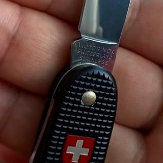 Victorinox Pioneer Alox Black Beauty 1987 850.- in Zürich - Bild 1