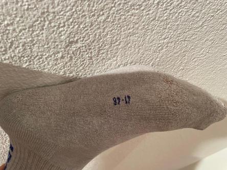 Vom Mann getragen, Sportsocken vom Arosa Cup, intensiv duftend in Baden - Bild 7