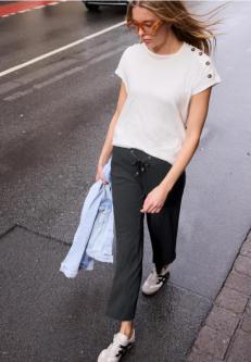 Wide Leg Hose in Crinkle Crash Struktur in Muttenz - Bild 1