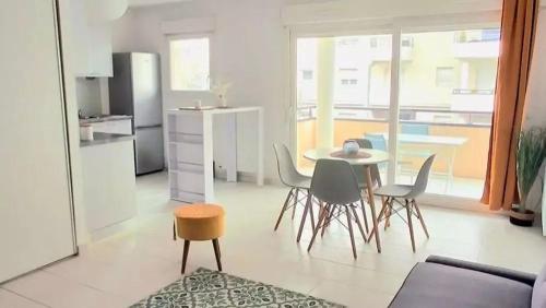 Wunderschöne 2‑Zimmer‑Wohnung in Birsfelden - Bild 1