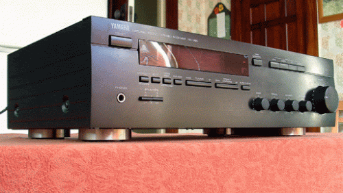 Yamaha Modell RX-385RDS black Alu inkl. Fernbedienung in Dübendorf - Bild 1