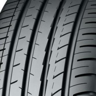 Yokohama BluEarth-GT (AE51) 235/45 R19 95W in Thun - Bild 1