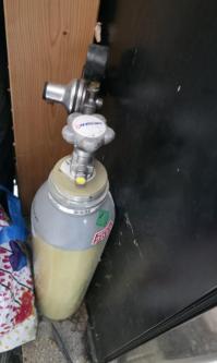 Zapfhahn mit Kühlschrank und Zubehör in Buchs - Bild 3