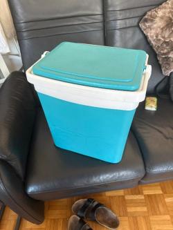 Zu verkaufen, Kühlbox ohne Kühlelemente in Arth - Bild 3